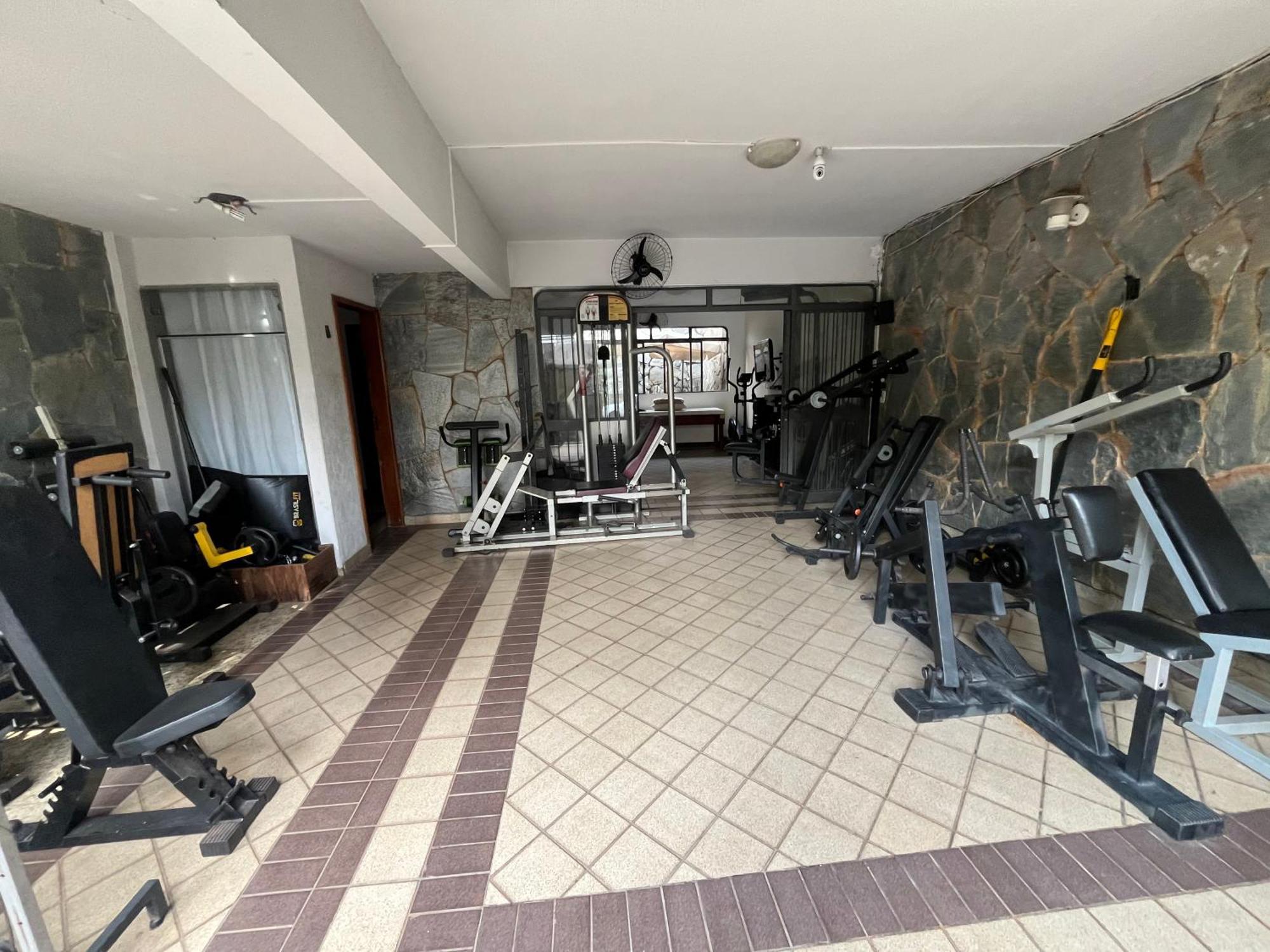 Casa Quintal Bueno! 5 Quartos Com Ar Split E Internet Ultra! Perto Do Melhor De Goiania! Marista Parques Areiao E Vaca Brava Hospital Premium Mater Dei Blue Fit Perdomo Goiania Shopping! Exterior photo