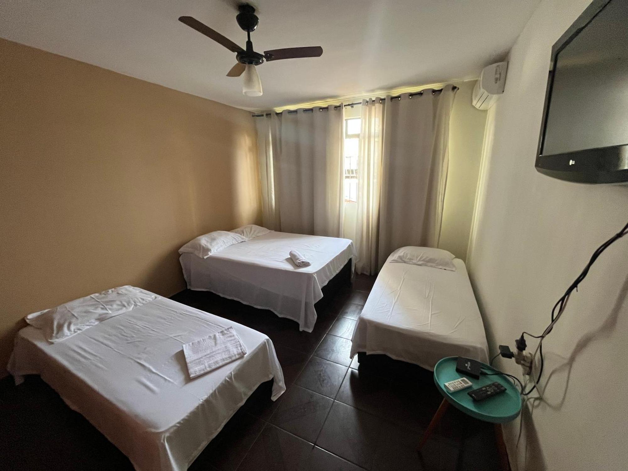 Casa Quintal Bueno! 5 Quartos Com Ar Split E Internet Ultra! Perto Do Melhor De Goiania! Marista Parques Areiao E Vaca Brava Hospital Premium Mater Dei Blue Fit Perdomo Goiania Shopping! Exterior photo